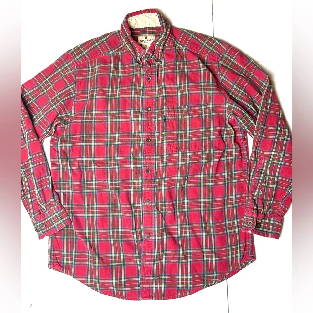 WOOLRICH FLANNEL BUTTON DOWN MENS SIZE Medium 100% Cotton Red Plaid Long Sleeve‎